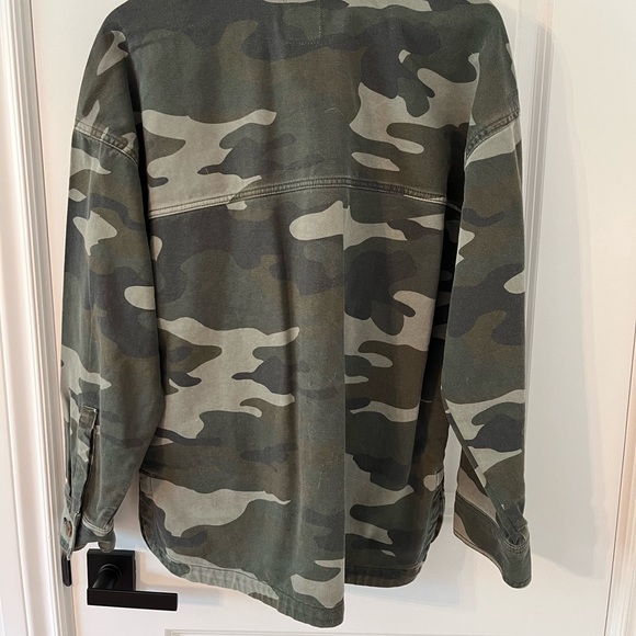 Gap Camo Overshirt Size XL - Picture 4 of 4